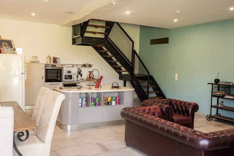 Espace de vie — salon et cuisine